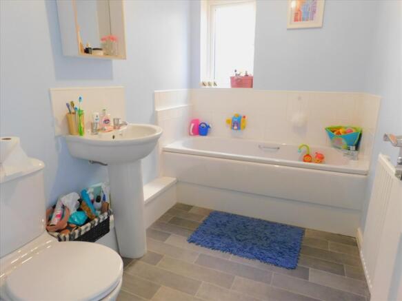 FAMILY BATHROOM