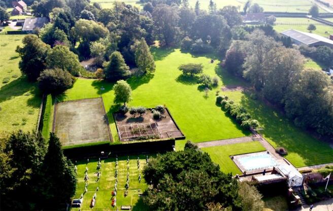 Arial Gardens