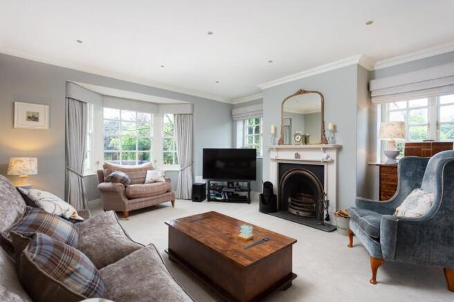 5 bed Detached for sale Image 4