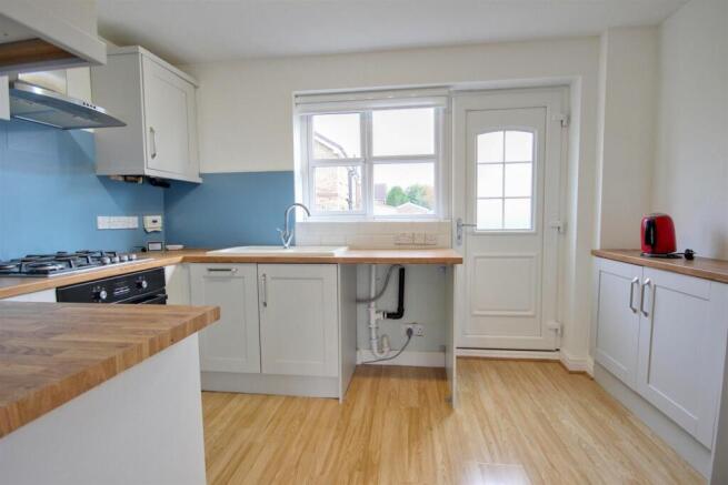 2 bed House to rent Image 6