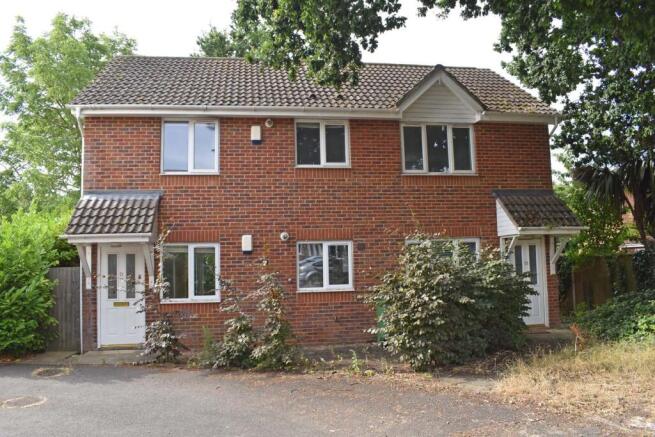 2-bed flat on Coracle Close, Warsash, Southampton, Hampshire, £229,950