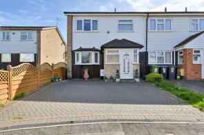 83, Downside, Hemel Hempstead HP2 5PY