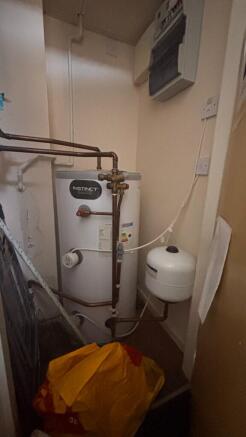 2 bed Flat for sale Image 11