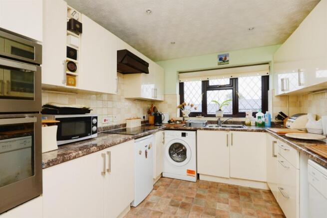 Kitchen: