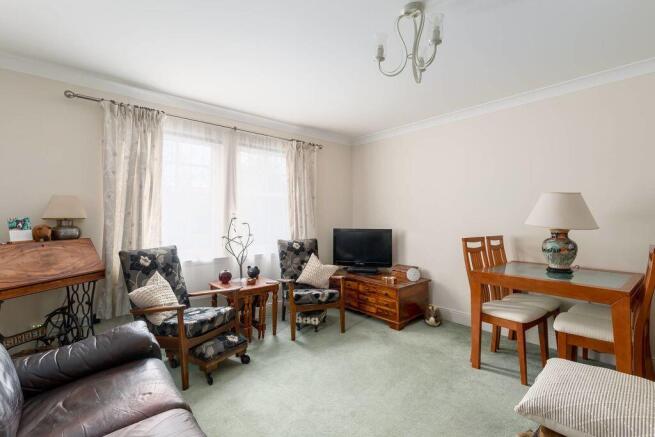 5 Provost Kirkpatrick Court, Peebles, EH45 8EW photo 4