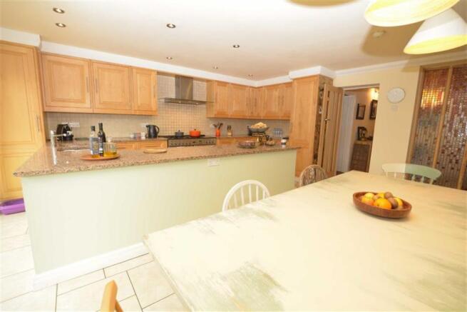 KITCHEN DINER