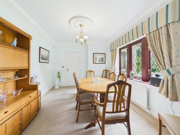 4 bed Detached for sale Image 7