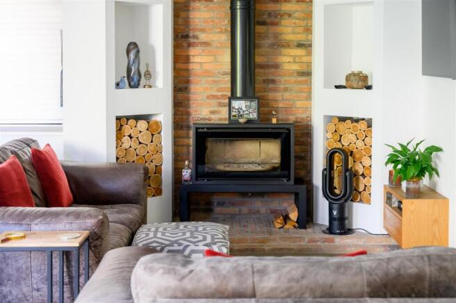 4 bed Detached for sale Image 9