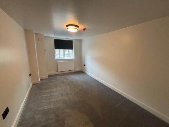 2 bed Apartment to rent Image 6