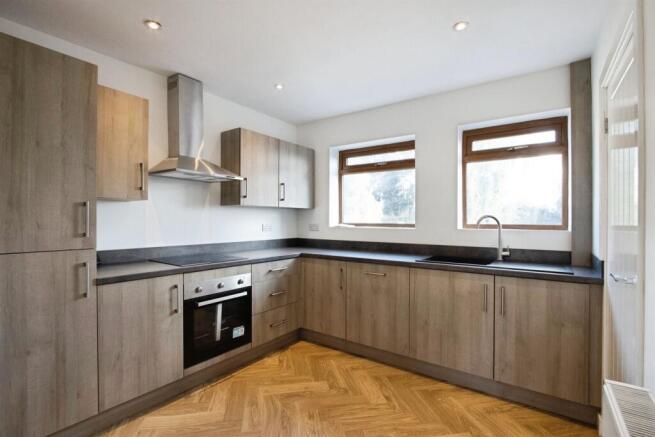 3 bed Semi-Detached for sale Image 4
