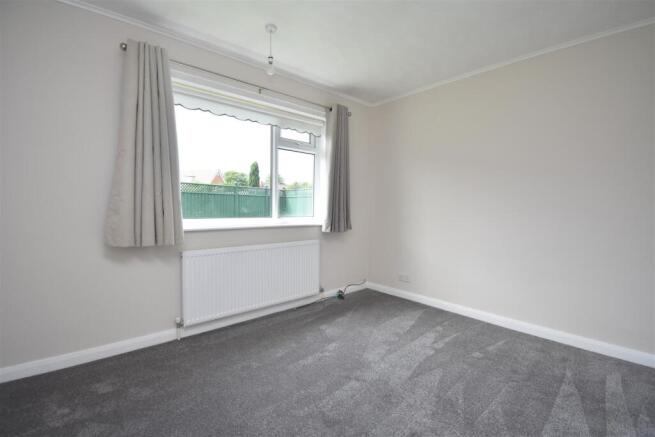 3 bed Detached Bungalow to rent Image 8