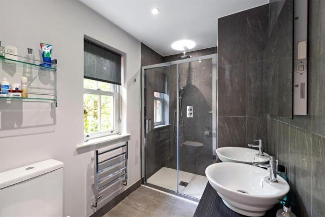 Ensuite