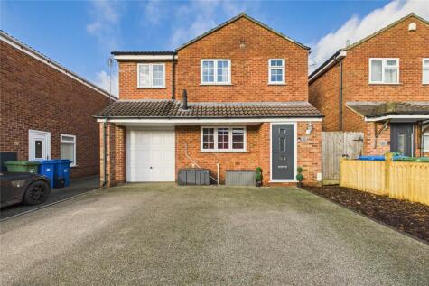 Moray Avenue, College Town, Sandhurst, GU47