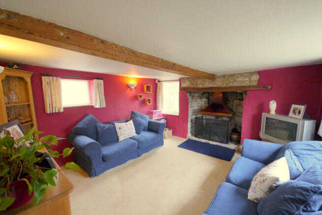 FEATURE FIREPLACE
