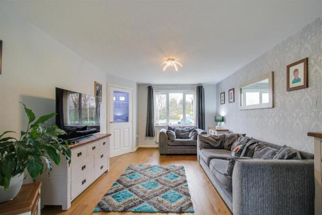 4 bed Detached for sale Image 7