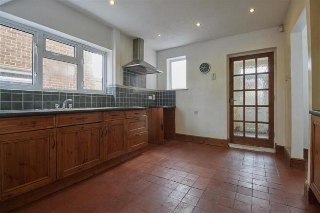 Breakfast Kitchen to rear