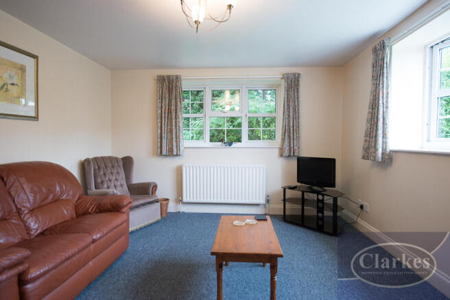 flat 4 lounge 3