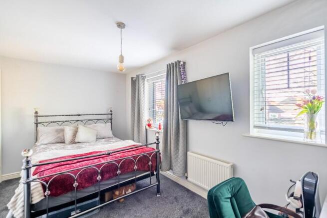 3 bed Town House for sale Image 9