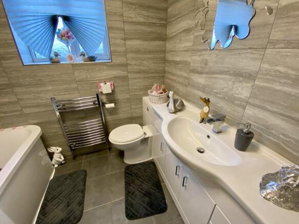 Family Bathroom/WC