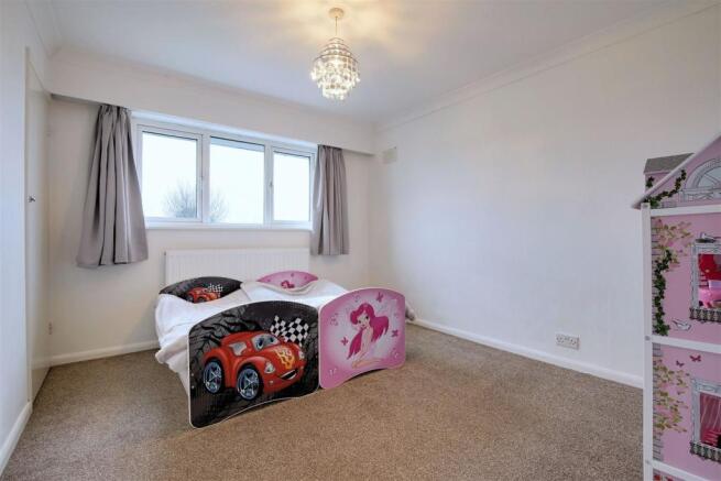 Bed 2.jpg