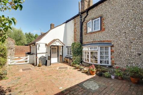 High Street, Tarring, BN14