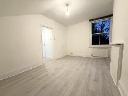 Flat A, 6, Lascotts Road, Wood Green, London N22 8JN