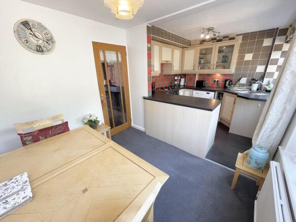 3 bed Semi-Detached for sale Image 10