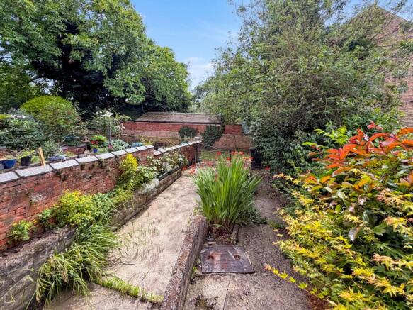 4 bed Terraced for sale Image 11