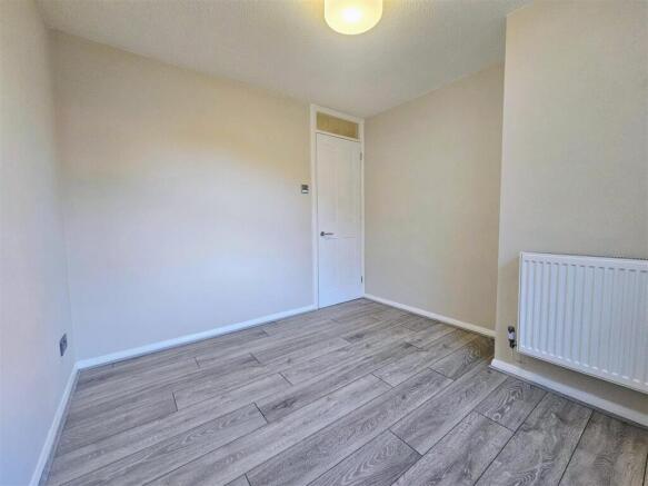 Meadow Brook Close 8