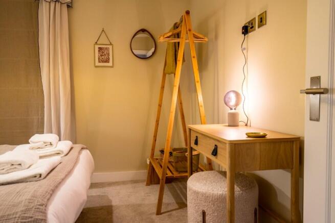 1 bed Ground Flat to rent Image 9
