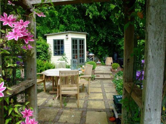 SUMMER HOUSE