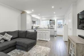 19, Selkirk Drive, Oakridge Park, Milton Keynes MK14 6NW