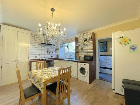 Kitchen (1).jpeg
