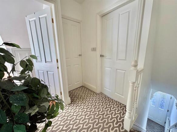 3 bed Terraced for sale Image 9