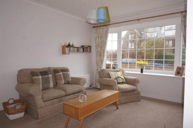LOUNGE: