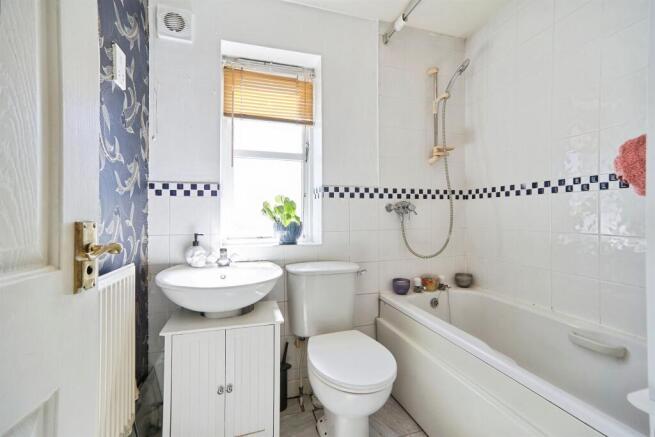 2 bed Terraced for sale Image 10
