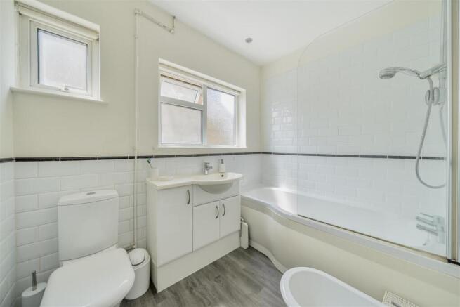 Frankland Road - Bathroom.jpg
