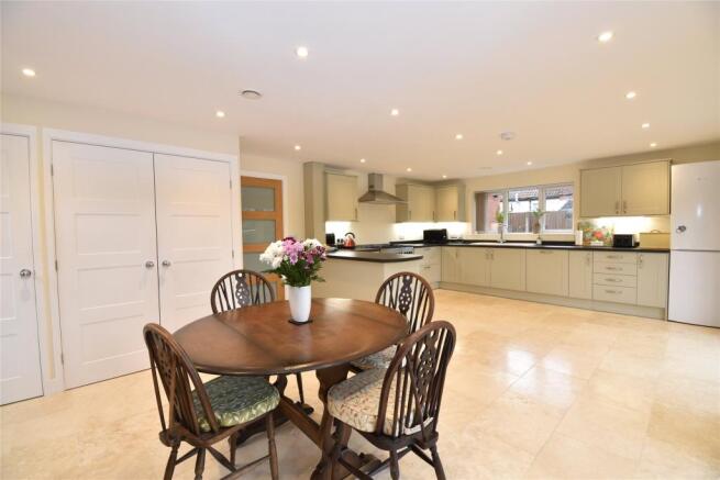 Kitchen/Diner/Family