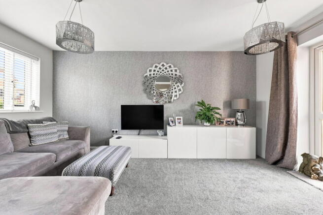 4 bed Semi-Detached for sale Image 10