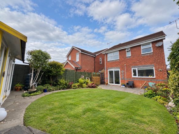 Stevenson Gardens, Cosby, Leicester photo 2
