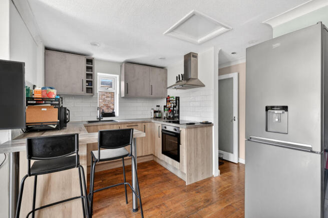 10 Concorde House, Green Lane, KT15 2TZ photo 5