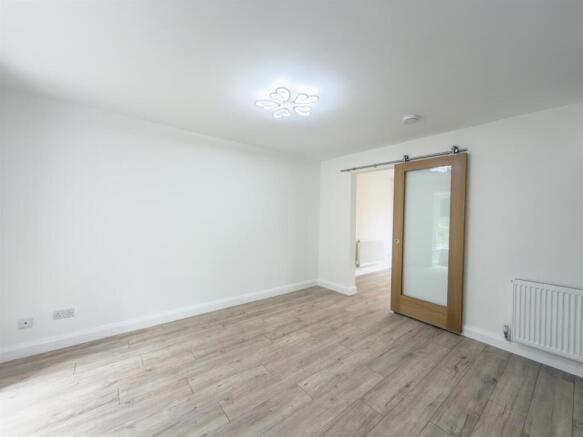 4 bed Detached for sale Image 7