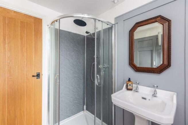 Hill Cottages 6 Bathroom-2.jpg