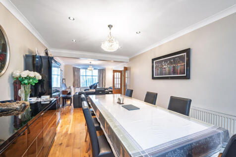 Southbourne Crescent, Hendon, London, NW4