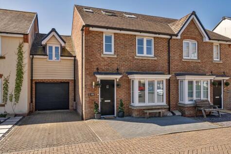 Field Place, Havant