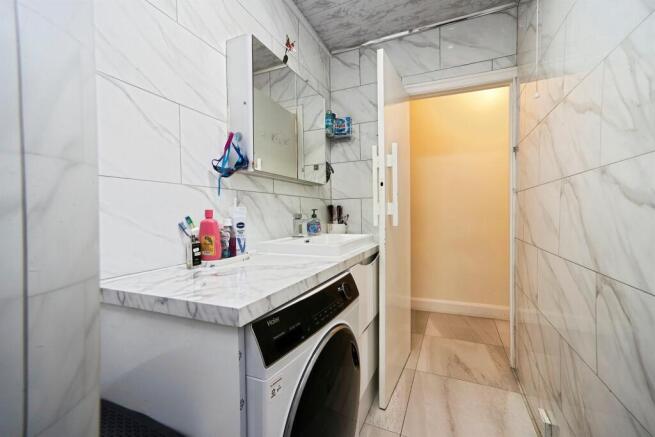 2 bed Apartment for sale Image 5