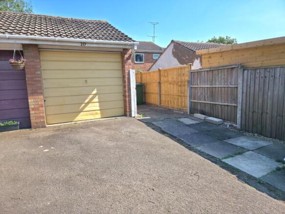 Garage/Driveway