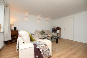 6, Hall Court, Cambridge CB24 4TG