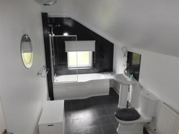 Bathroom.JPG