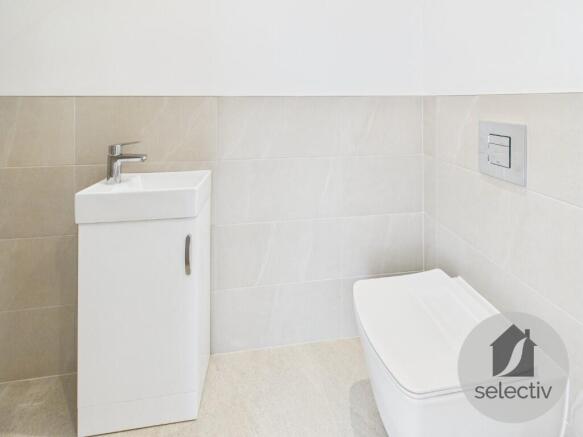 4 bed Detached for sale Image 8